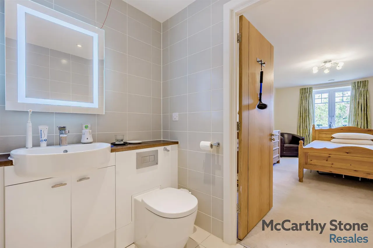Raglan Road, Frinton-On-Sea, CO13, photo 22