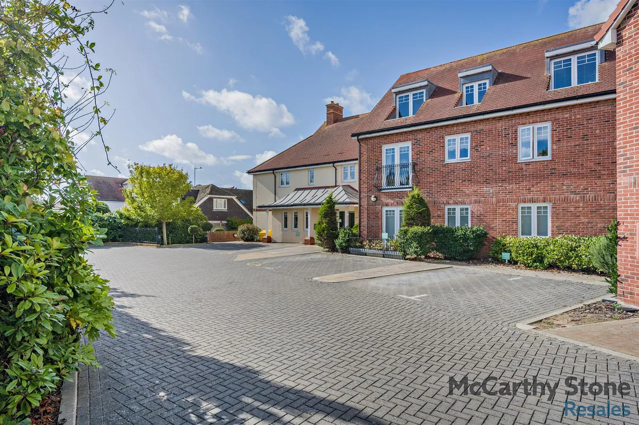 Raglan Road, Frinton-On-Sea, CO13, photo 5