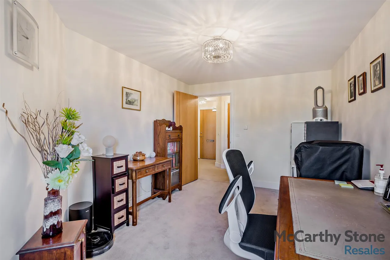 Raglan Road, Frinton-On-Sea, CO13, photo 17