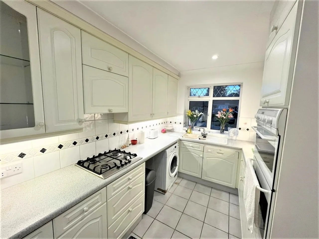 Acacia Road, Staines-upon-Thames, photo 8