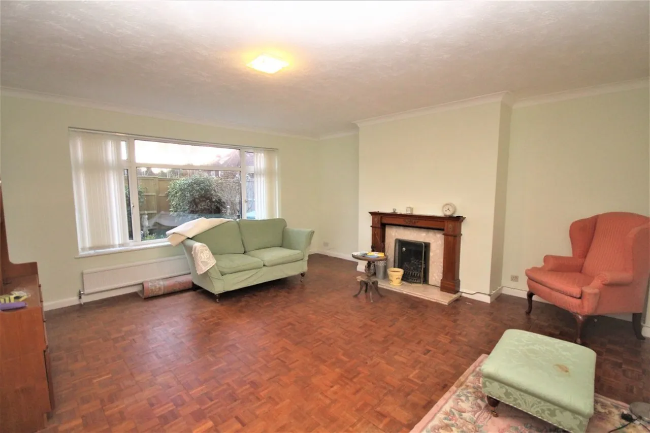 Acacia Road, Staines-upon-Thames, photo 5