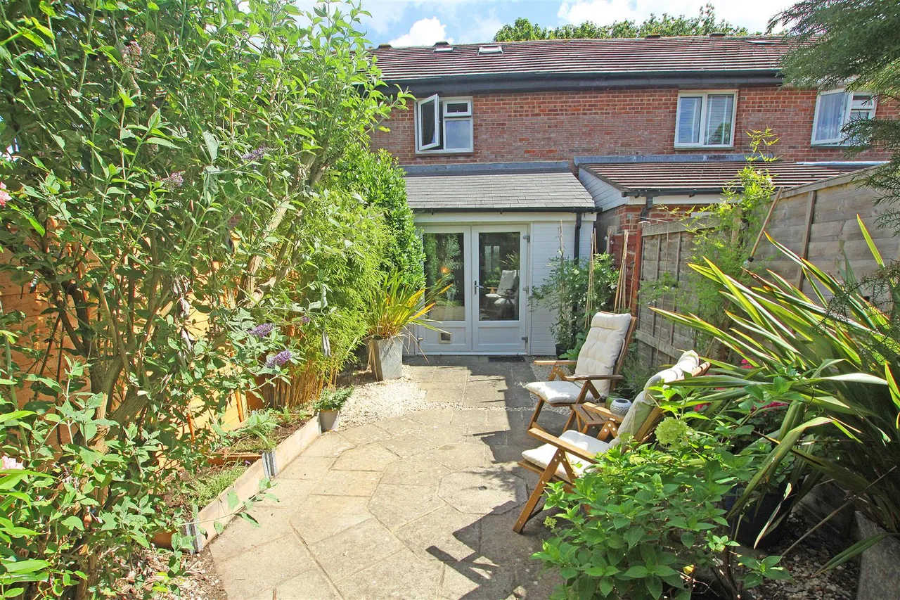 Gunville Crescent, Bournemouth, photo 12