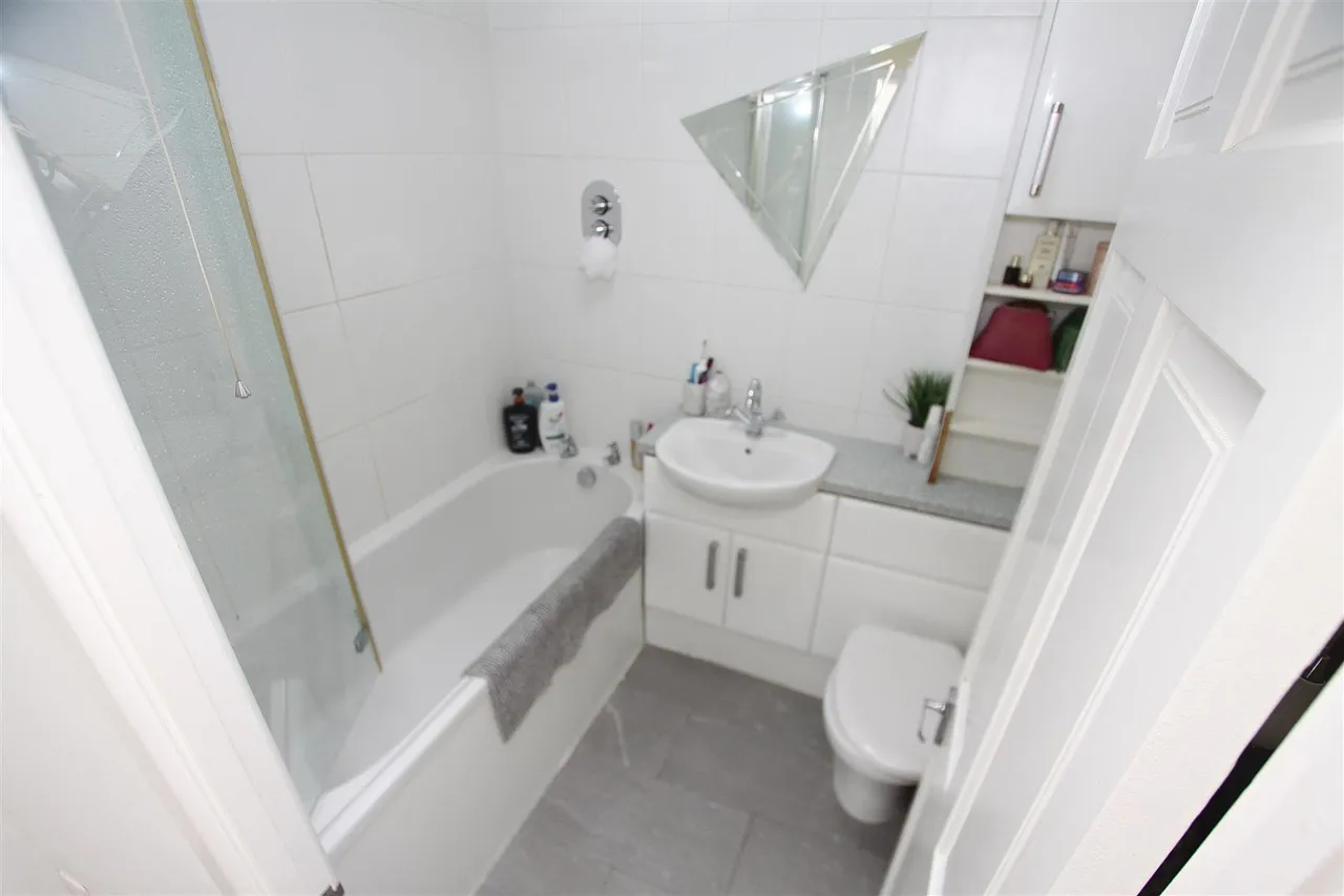 Gunville Crescent, Bournemouth, photo 10