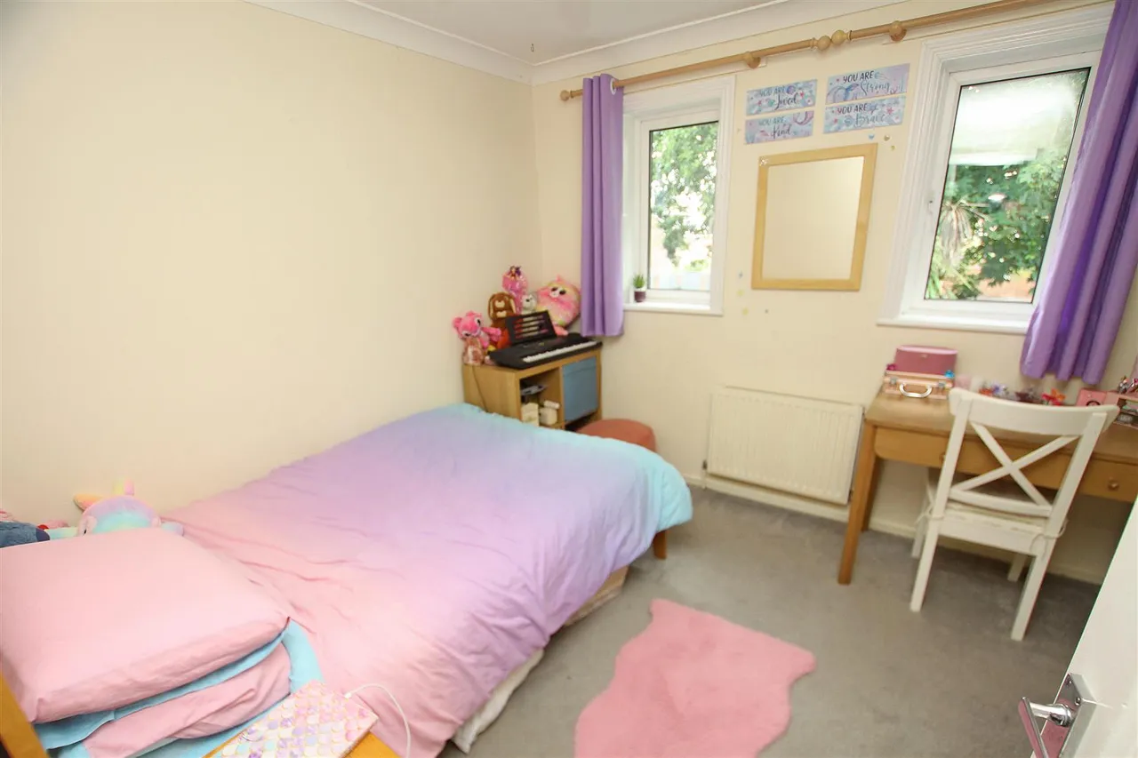 Gunville Crescent, Bournemouth, photo 9