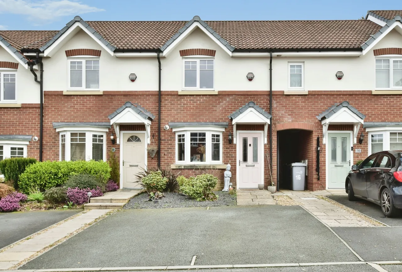 2 bed house for sale, Webbs Close, Macclesfield, SK10