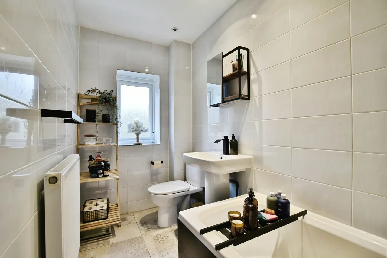 Webbs Close, Macclesfield, SK10, photo 7