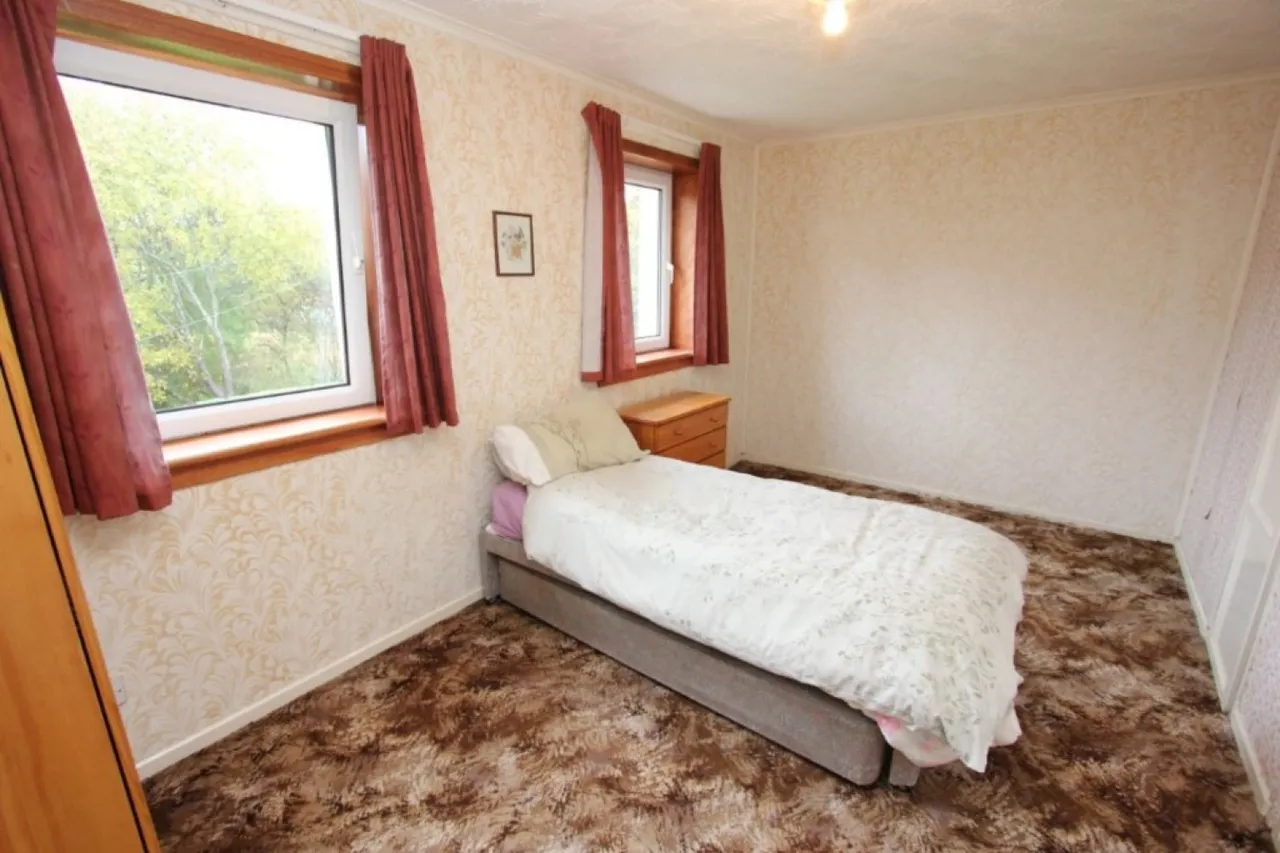 82 Stoneside Drive, photo 9