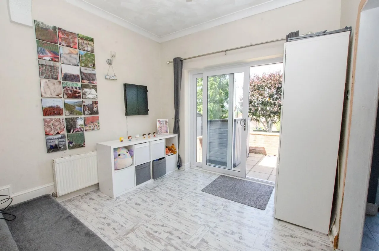 Ash Tree Road, Bitterne Park, Southampton, Hampshire, SO18 1LZ, photo 5