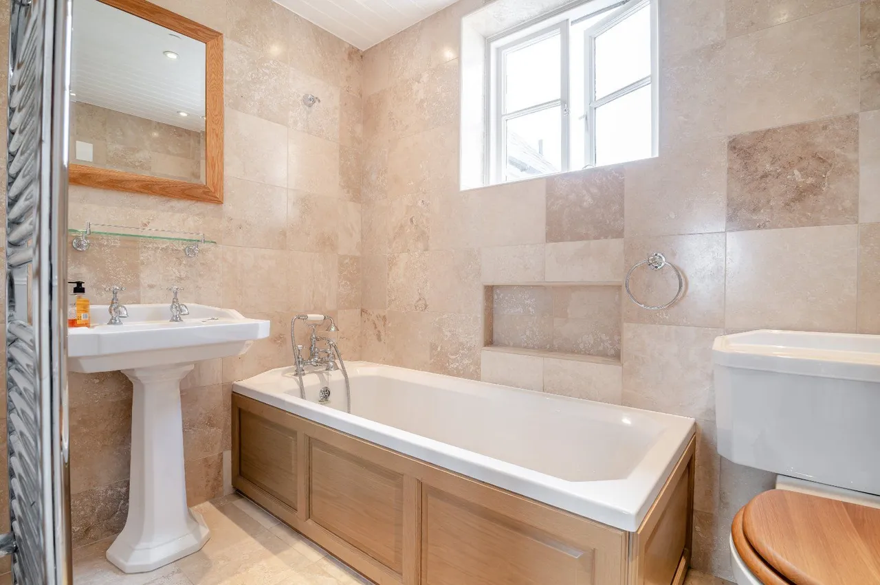 New Street, Marnhull, DT10, photo 13
