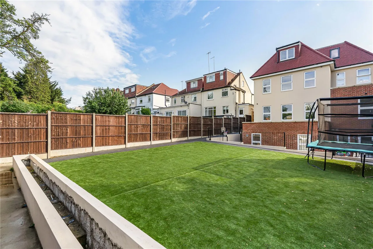 Beaconsfield Road, Friern Barnet, N11, photo 31