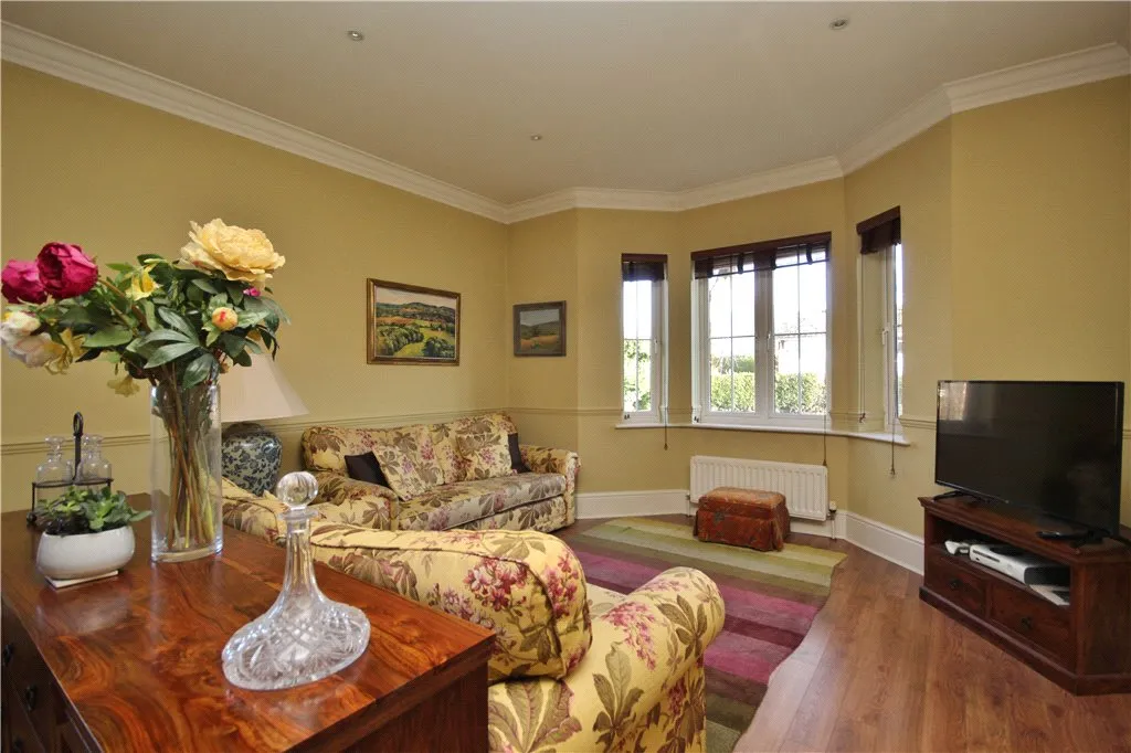 Upper Edgeborough Road, Guildford, GU1, photo 4
