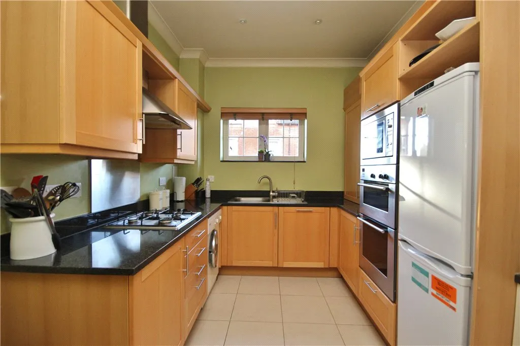 Upper Edgeborough Road, Guildford, GU1, photo 2