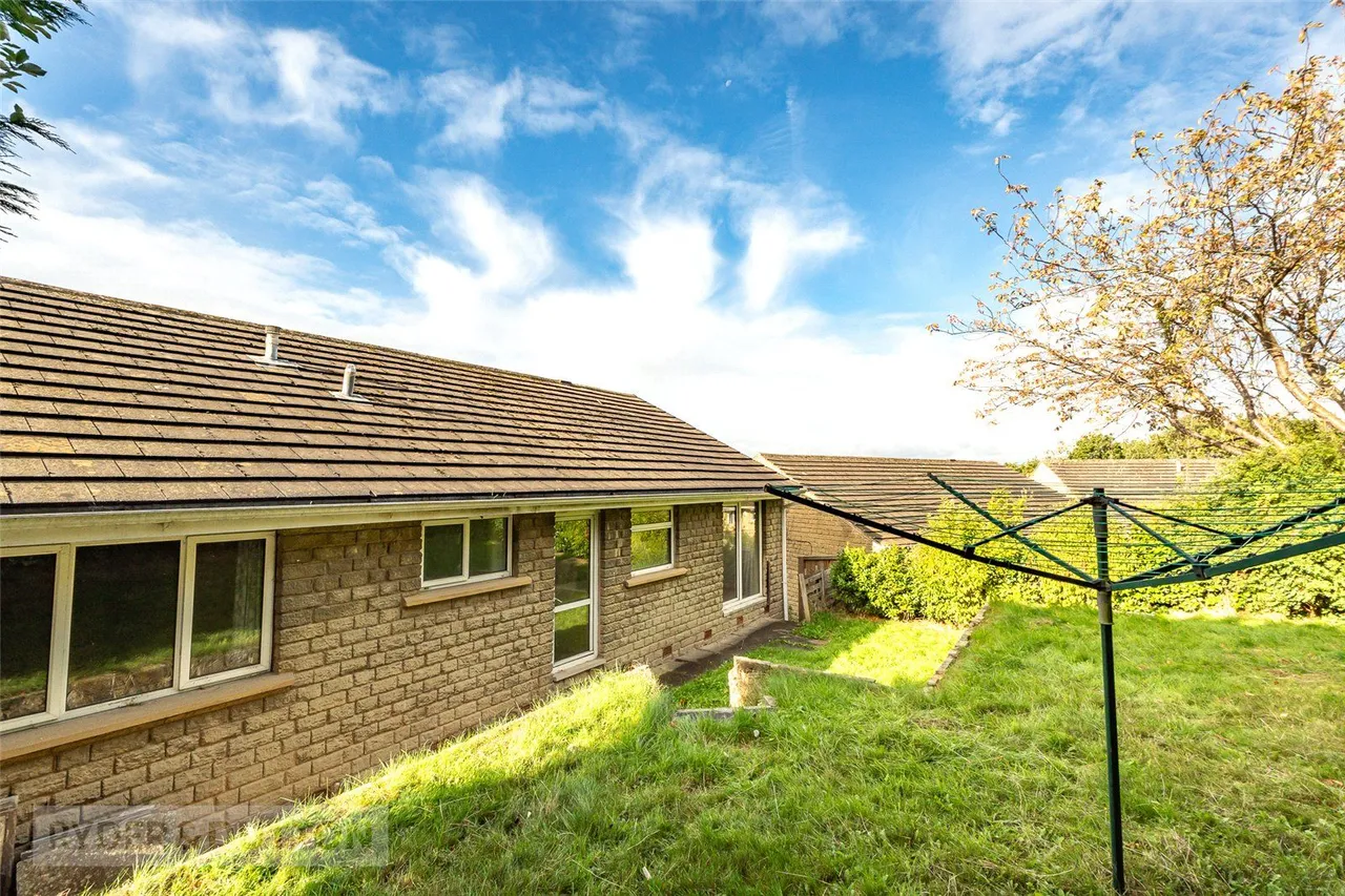 Ridings Fields, Brockholes, HD9, photo 23