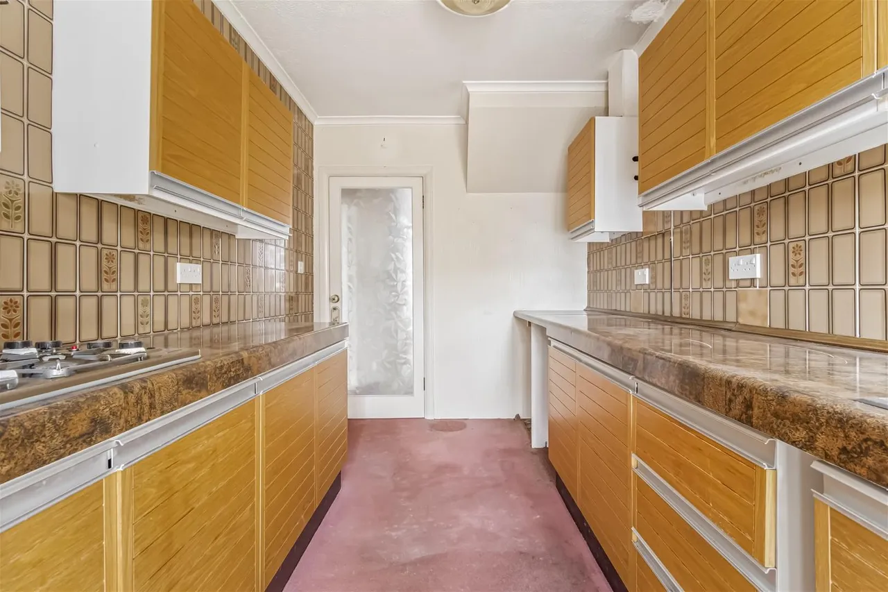 Guildford Road, Worthing, photo 8