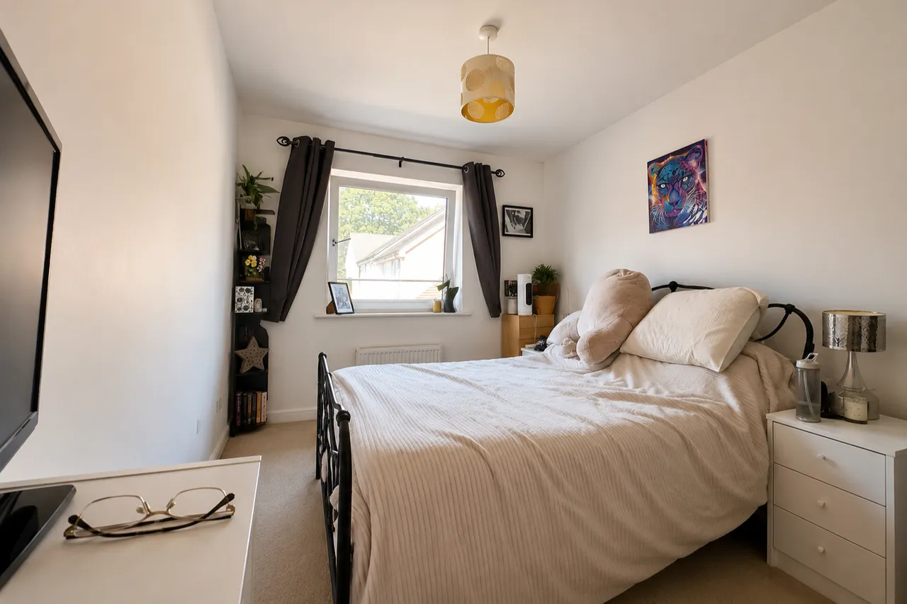 Grant Drive, Church Crookham, Fleet, Hampshire, GU52 8AL, photo 4