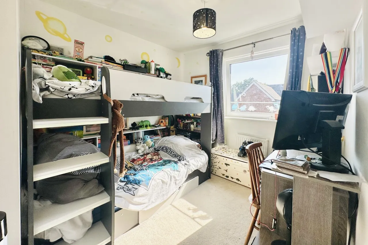 Grant Drive, Church Crookham, Fleet, Hampshire, GU52 8AL, photo 8
