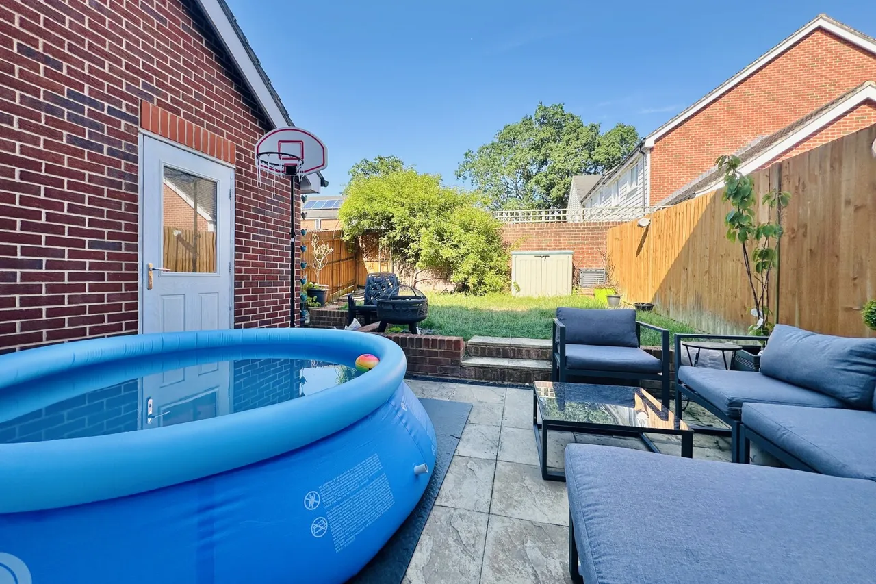 Grant Drive, Church Crookham, Fleet, Hampshire, GU52 8AL, photo 7