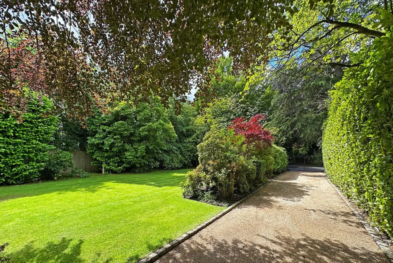 Hill Top, Hale, Cheshire WA15 0NN, photo 9