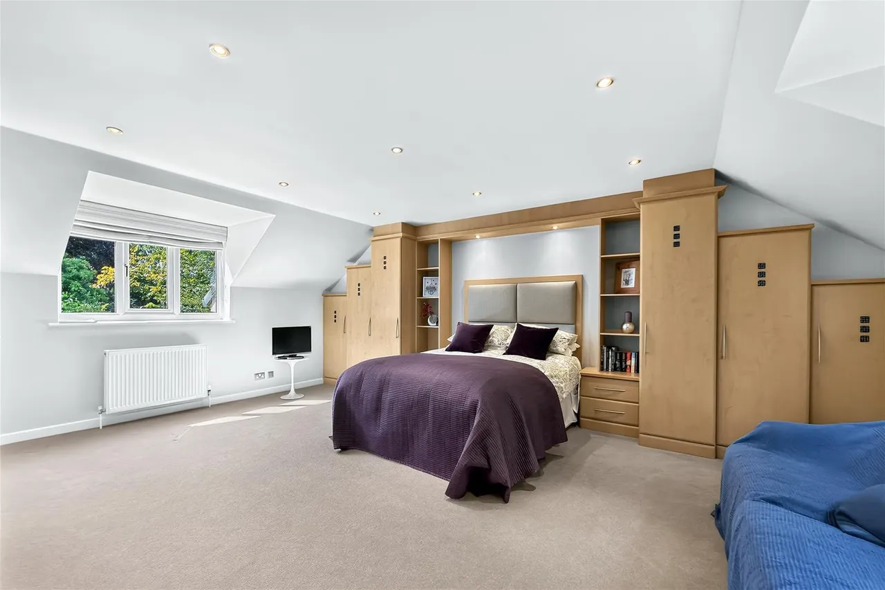 Hill Top, Hale, Cheshire WA15 0NN, photo 14