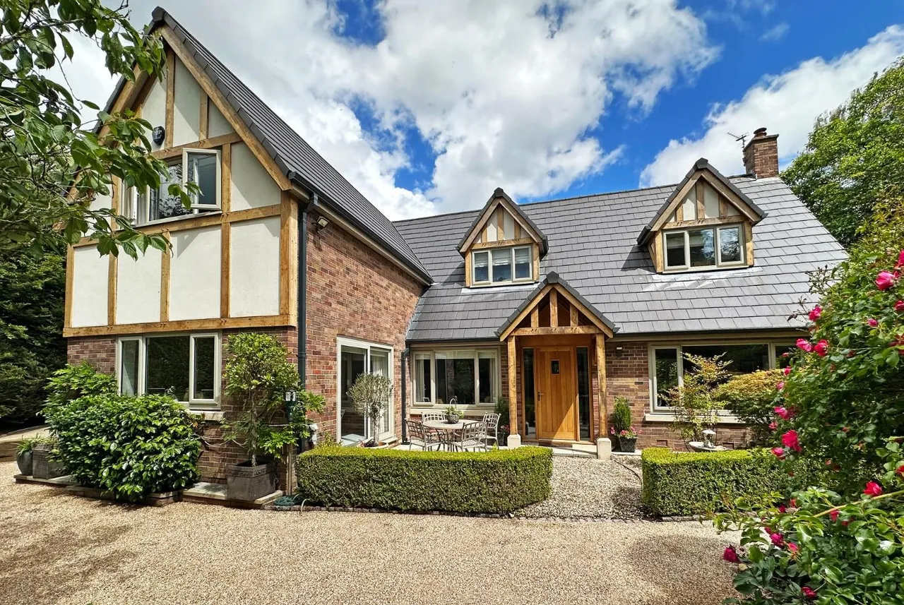 Hill Top, Hale, Cheshire WA15 0NN, photo 8