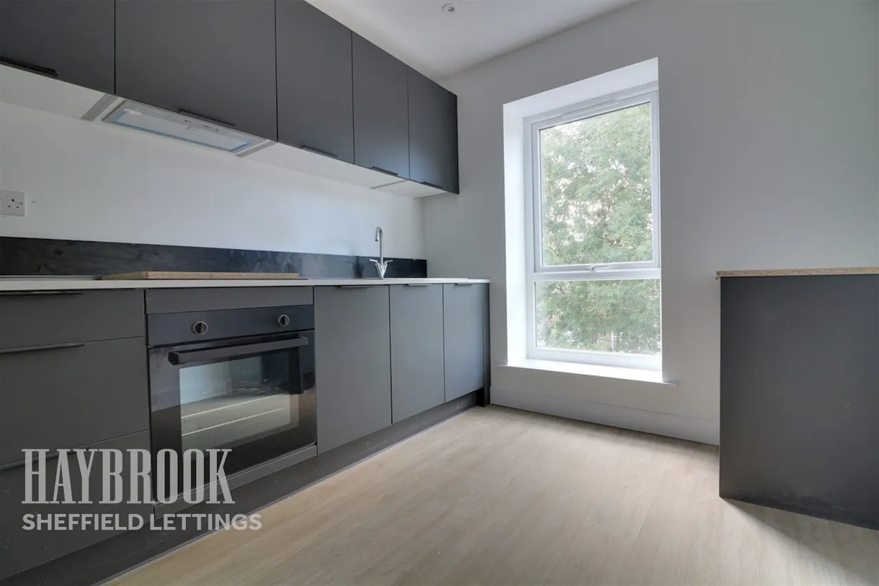 2 bed flat to rent, Shenstone Road
