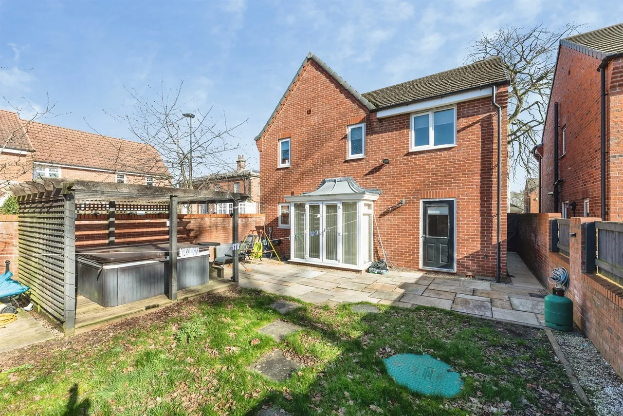 All Saints Grove, Whitley, DN14, photo 9