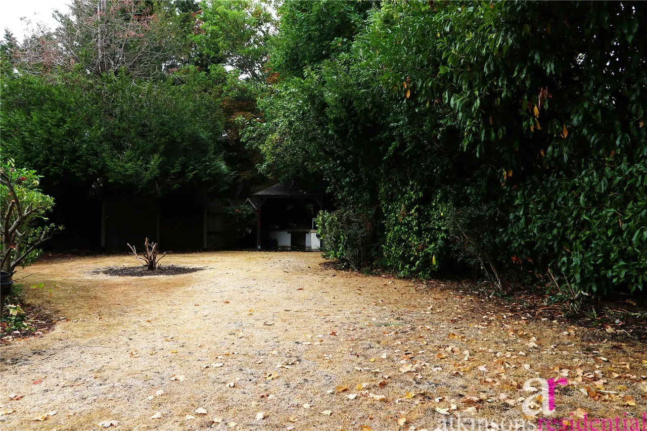 Wellington Road, Enfield, Middlesex, EN1 2PQ, photo 14