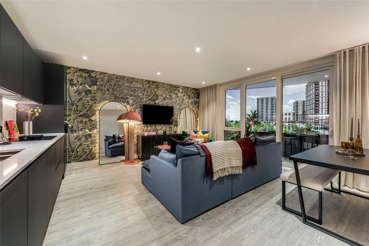 Dagenham Green, Dagenham, Essex, RM9, photo 6