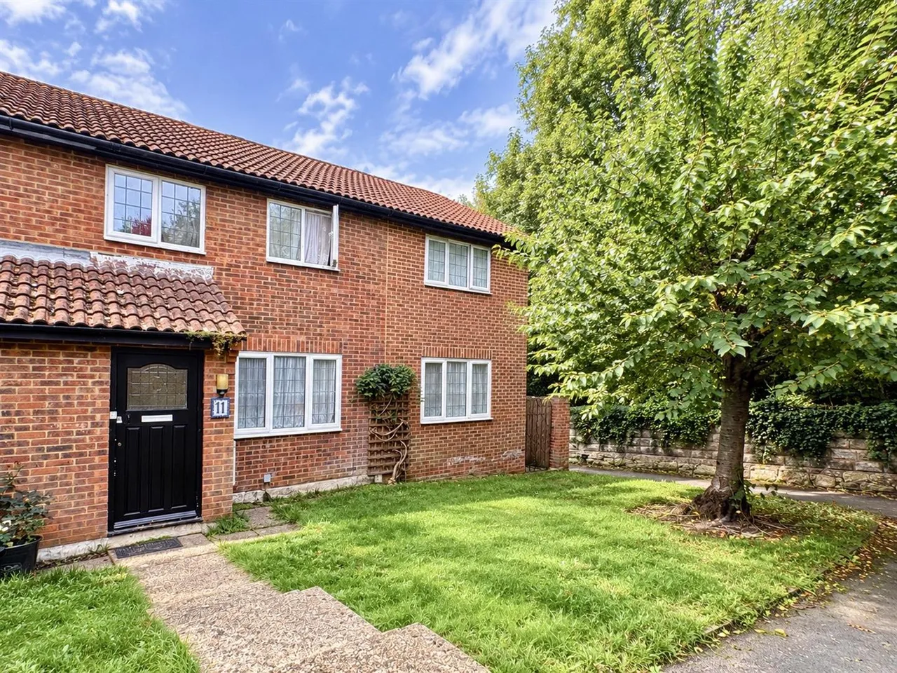 3 bed house to rent — Winterbourne Close, Hastings, East Sussex, TN34 1XG