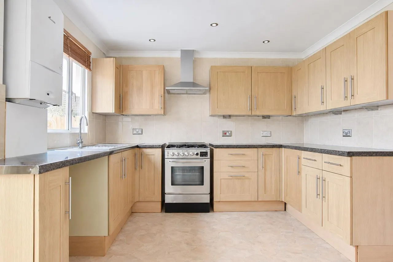 Winterbourne Close, Hastings, East Sussex, TN34 1XG, photo 2