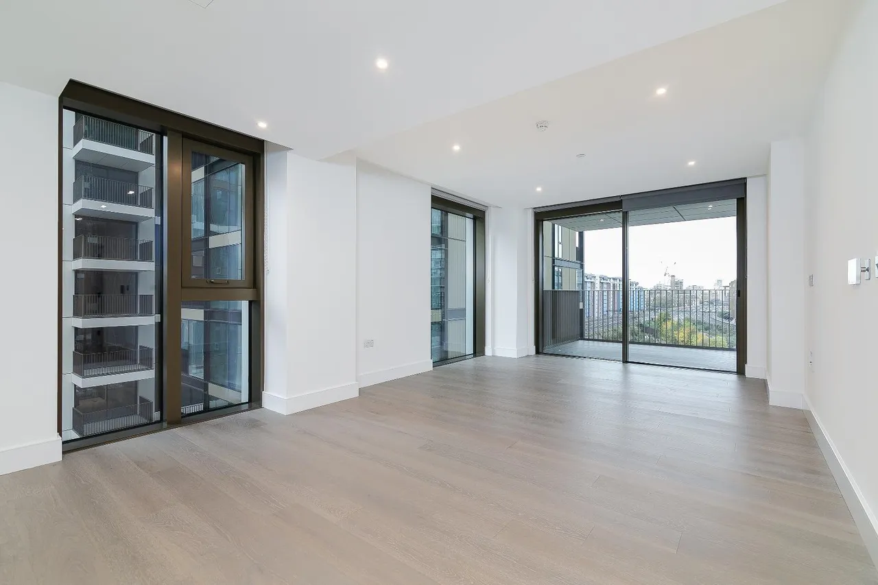 2 bed flat for sale, Fitzroy House, London, SW11
