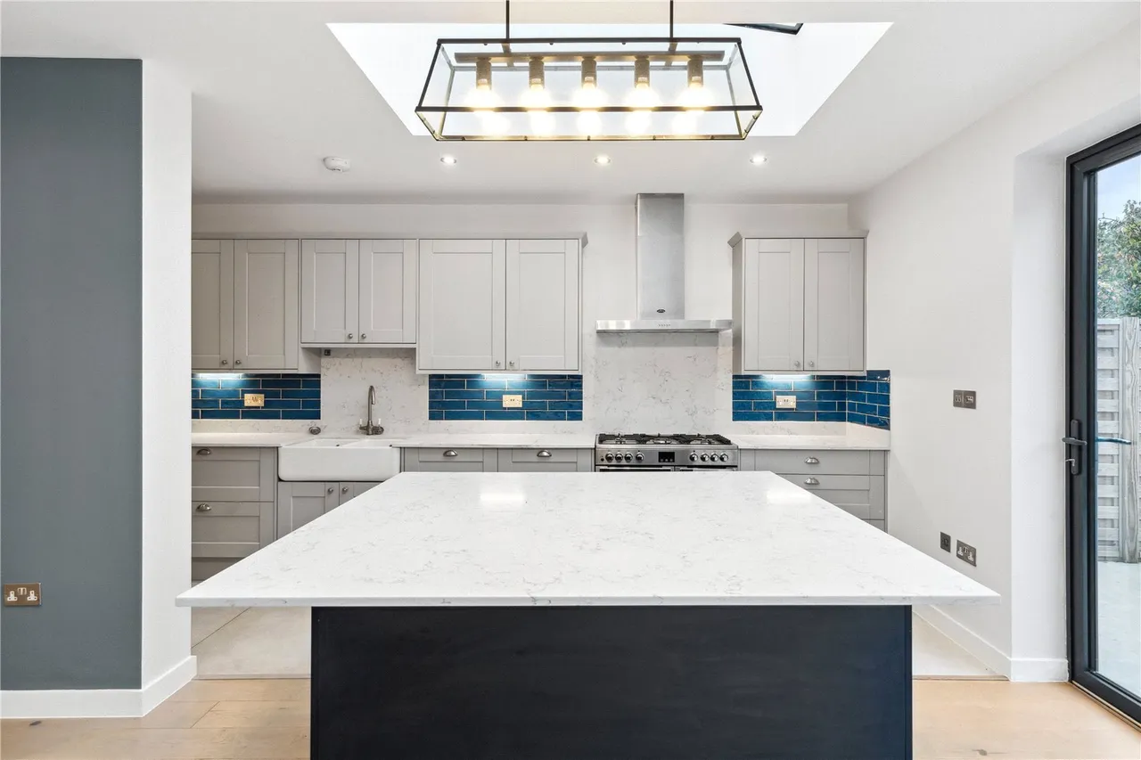 Mortlake Road, Kew, TW9, photo 2