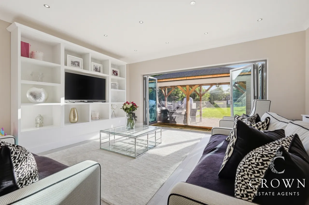 Church Road, Ramsden Bellhouse, photo 8