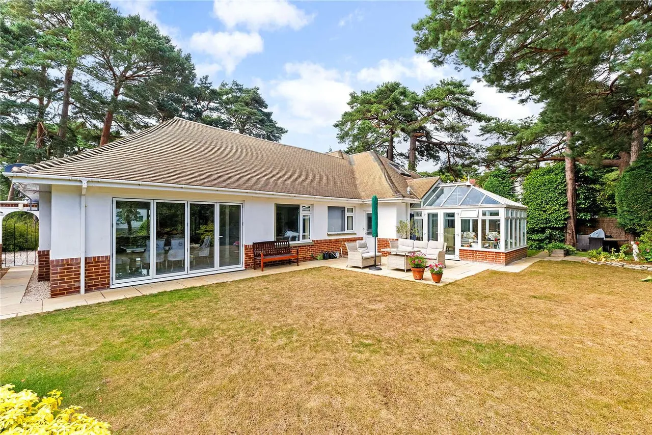 Nairn Road, Canford Cliffs, BH13, photo 19