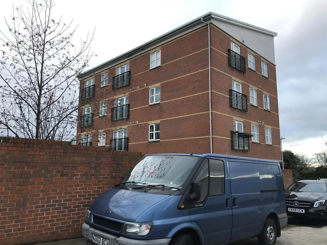 2 bed flat to rent — Lawn Road, Northfleet, Kent DA11 9HW
