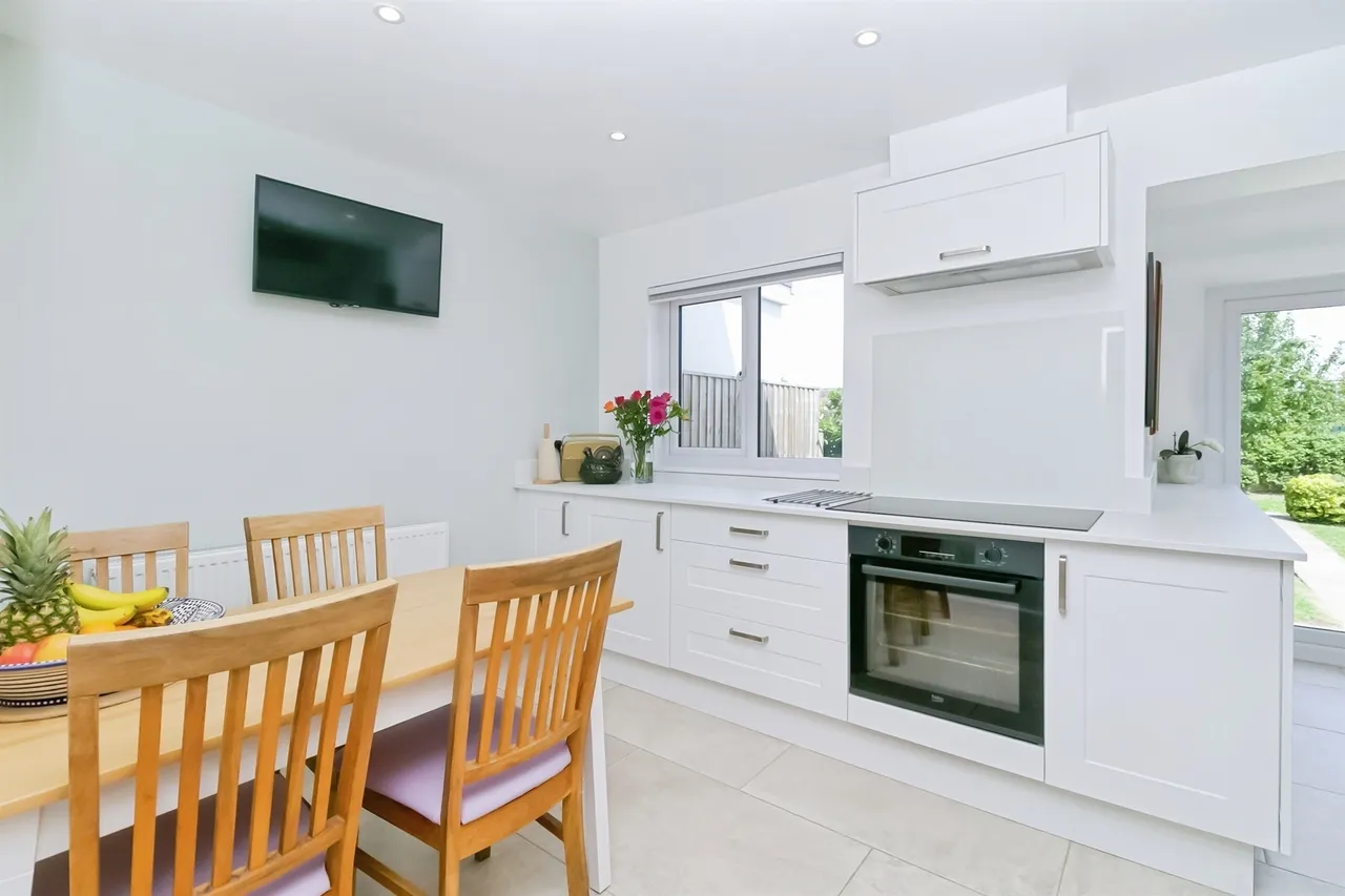 Tathan Crescent, Barry, CF62, photo 5