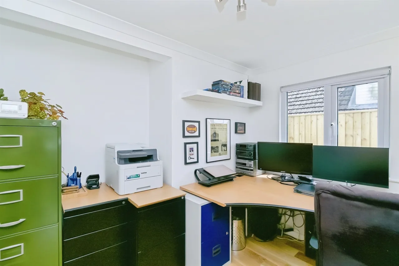 Tathan Crescent, Barry, CF62, photo 11