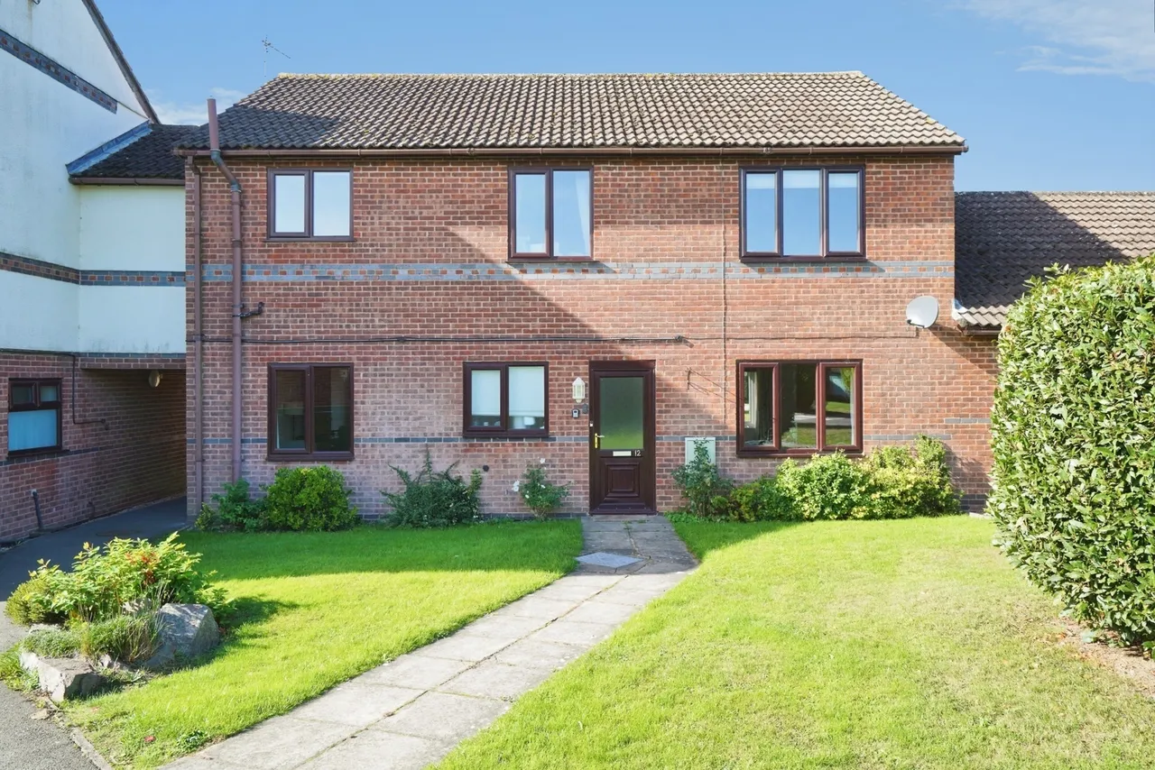 2 bed flat for sale, Birch Close, Markfield, LE67