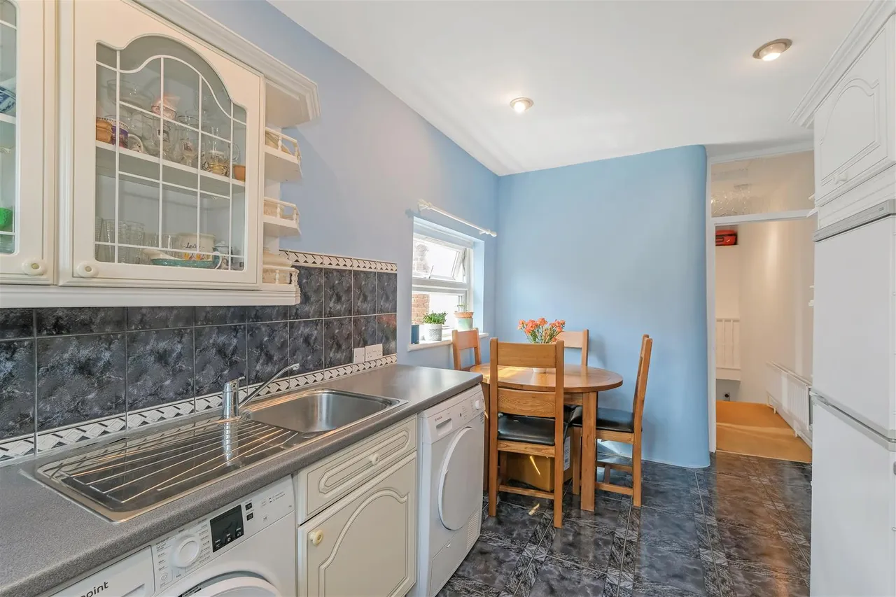 Whitney Road, Leyton, E10, photo 10