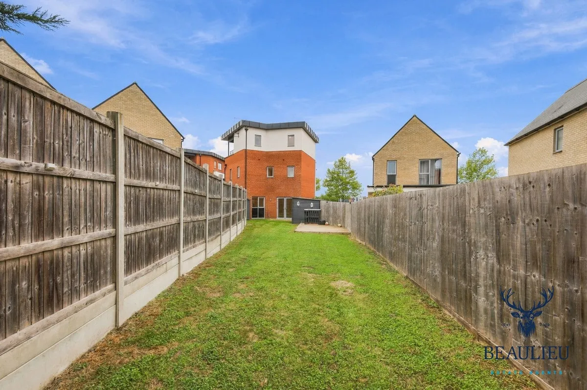 Armistice Avenue, Chelmsford Garden, CM1, photo 35