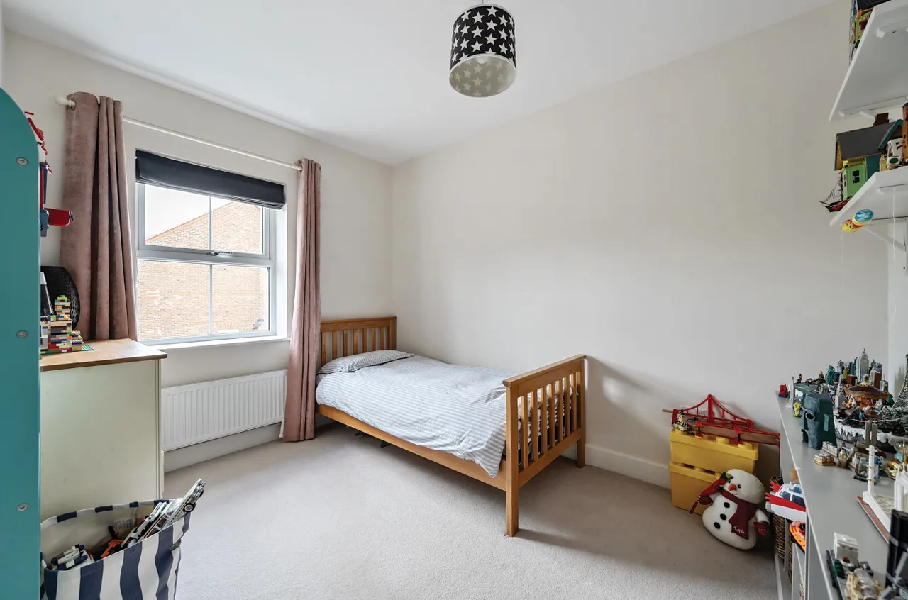 Tithe Lane, West End, Woking, Surrey, GU24 9FY, photo 8