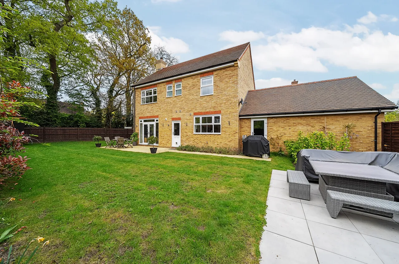 Tithe Lane, West End, Woking, Surrey, GU24 9FY, photo 10