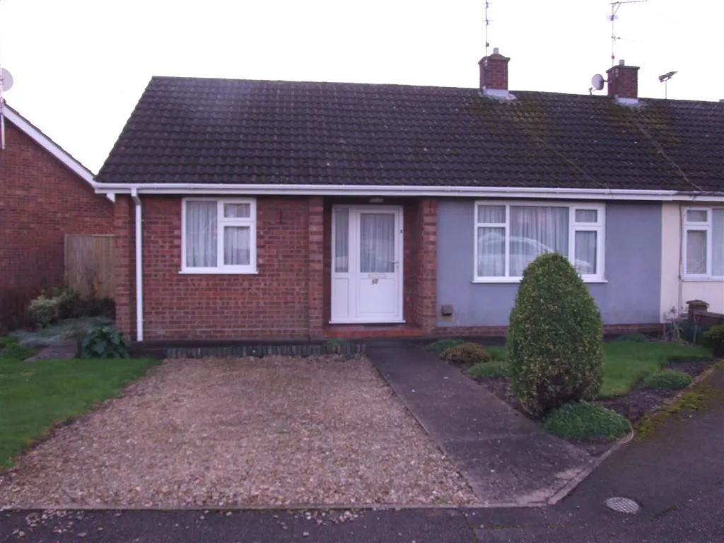 2 bed house to rent — Willesby Road, Spalding