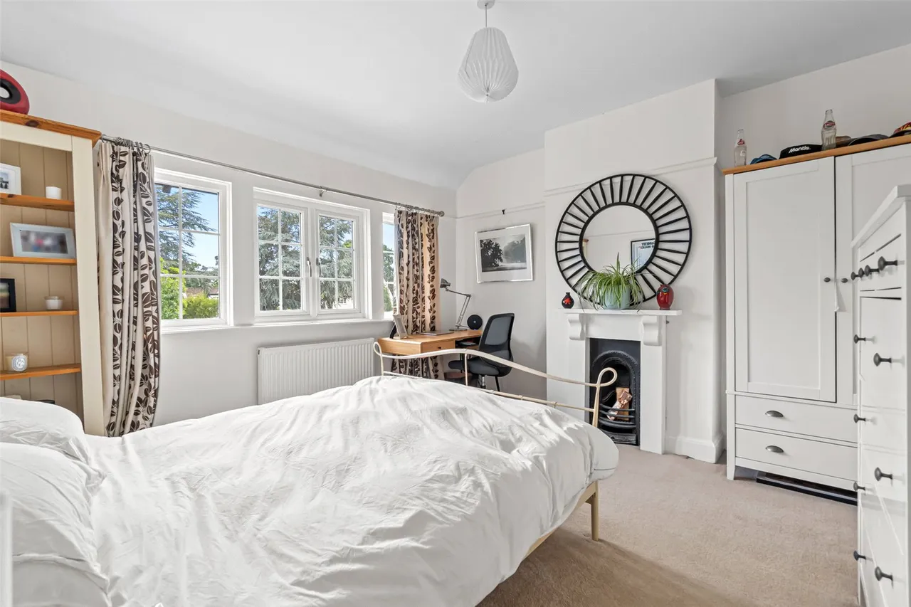 Courtlands Avenue, Hampton, TW12 3NS, photo 7