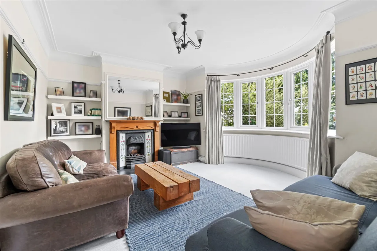 Courtlands Avenue, Hampton, TW12 3NS, photo 4