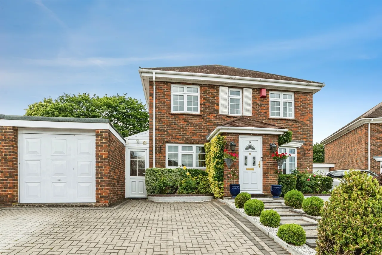 4 bed house for sale — Beckett Close, Basingstoke