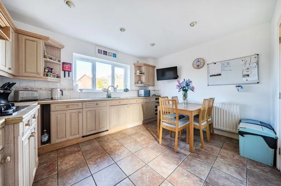 Barclay Close, Charndon, OX27, photo 6