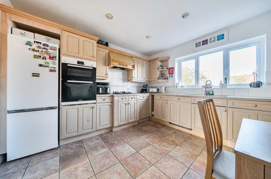 Barclay Close, Charndon, OX27, photo 4