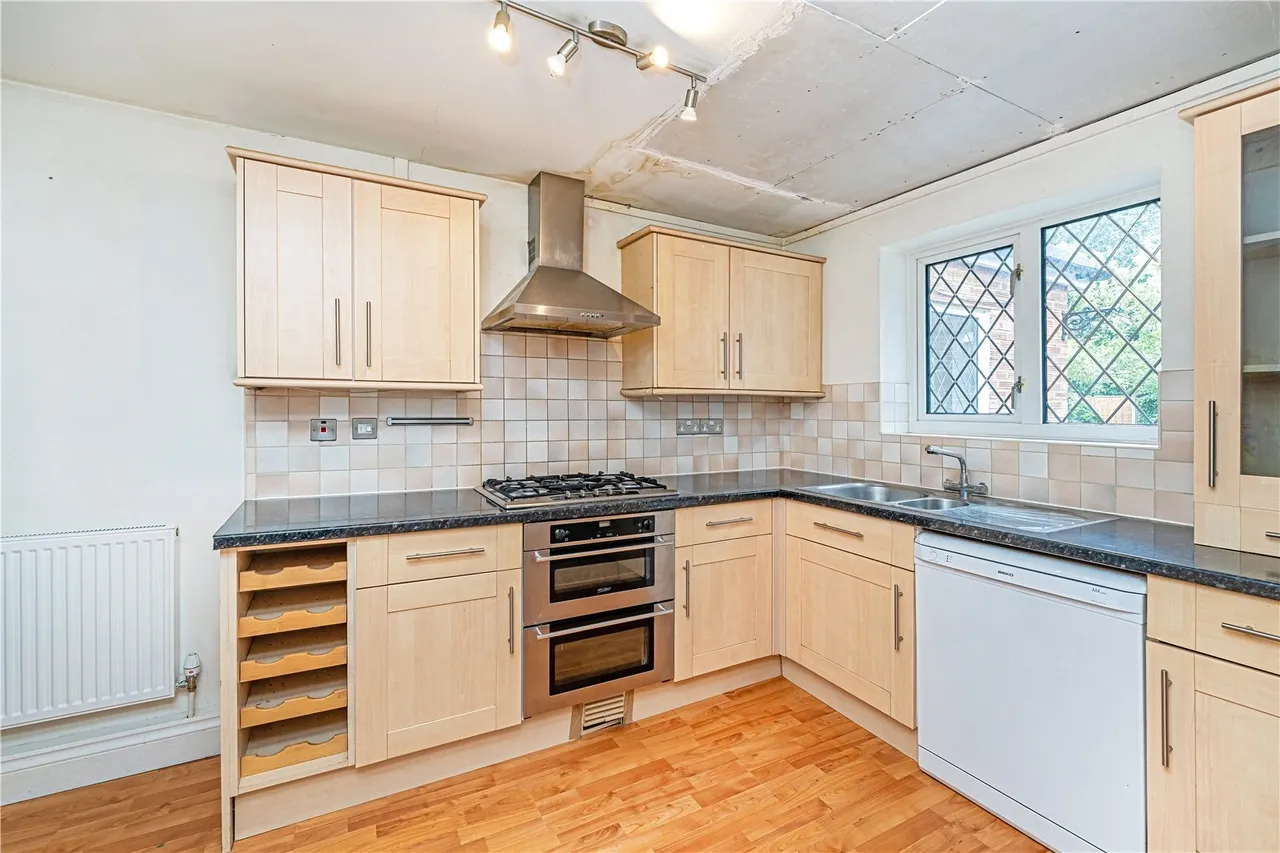 Paddocks Way, Chertsey, KT16 8HP, photo 5