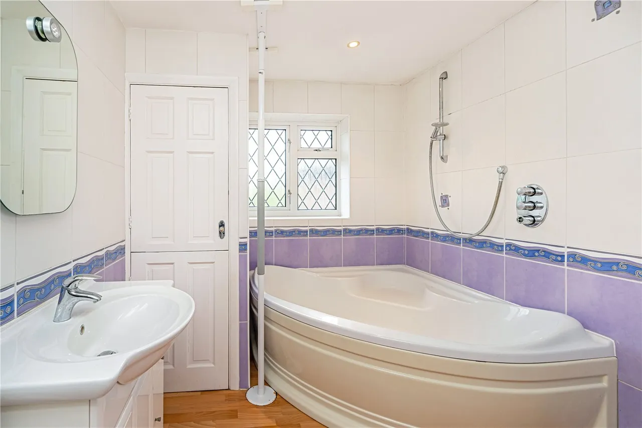 Paddocks Way, Chertsey, KT16 8HP, photo 6